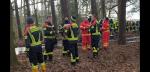 Construction of makeshift dike by fire brigade and DLRG (December 28)