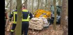 Construction of makeshift dike by fire brigade and DLRG (December 28)