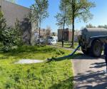 Waterwagen vult de wadi